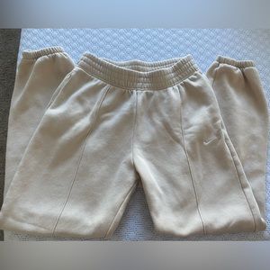 Nike Women’s Sportswear Essential Fleece Pants